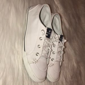 sperry lounge ltt white